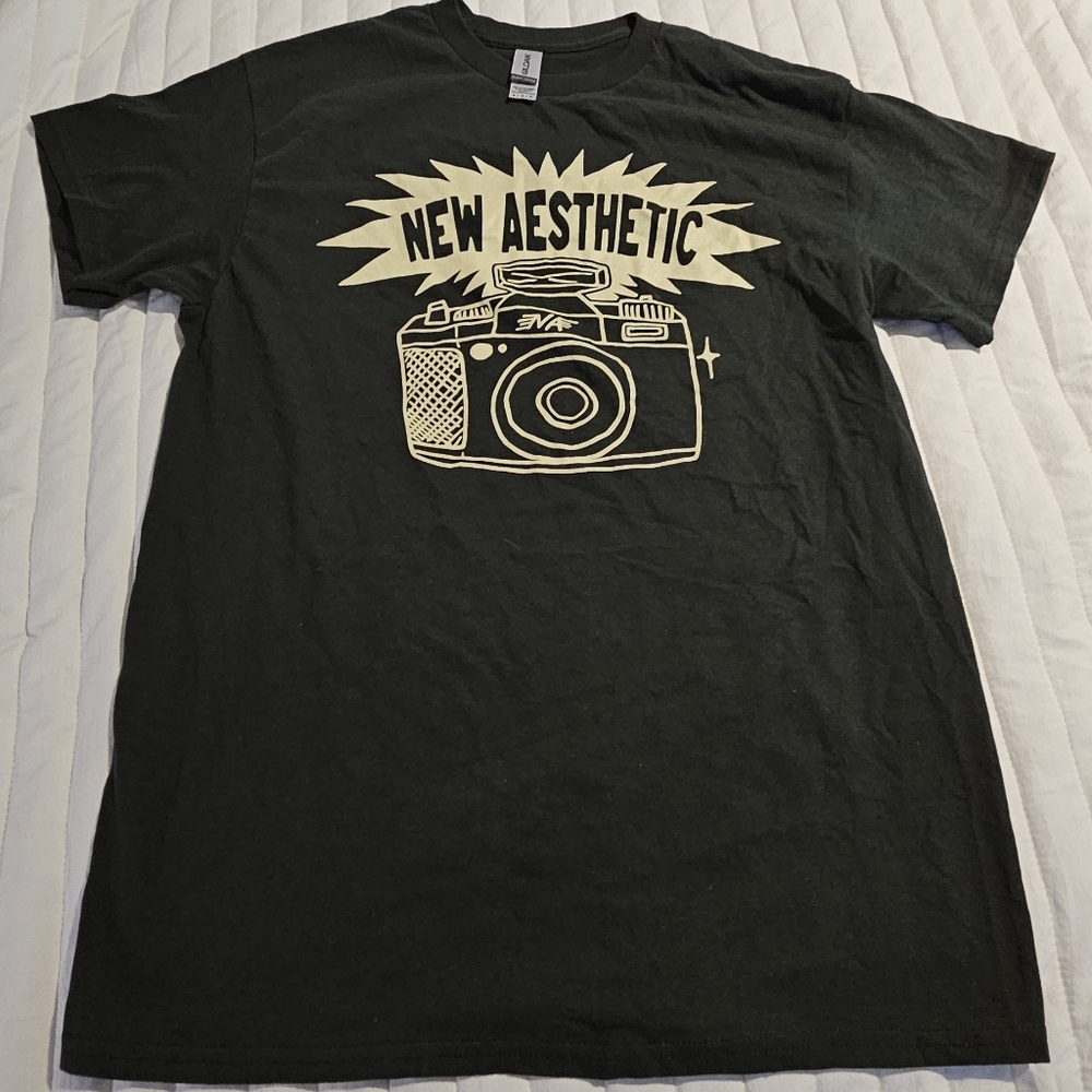 Black Green Graphic T-Shirt with Camera Design